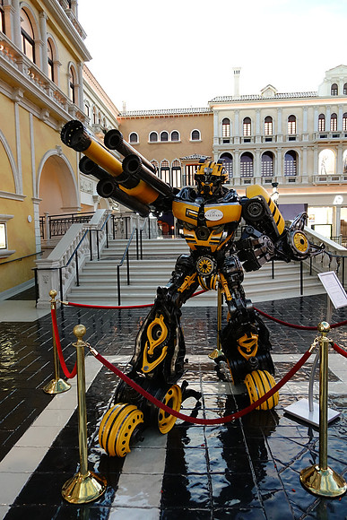 RX100V-280 DSC-RX100M5 8.8-25.7 mm f-1.8-2.8 8.8 mm 1-60 sec at f - 1.8 ISO 1000_