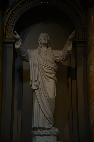 D600 - St James Cathedral-7_ISO 1250_1-80 sec at f - 4.5_24.0-85.0 mm f-3.5-4.5 at 80 mm
