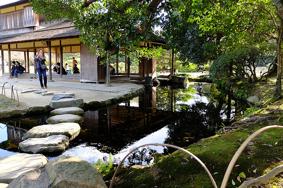 AsiaSnapshots-158_NR-2_ISO 200_1-350 sec at f - 2.0_ at 7.1 mm