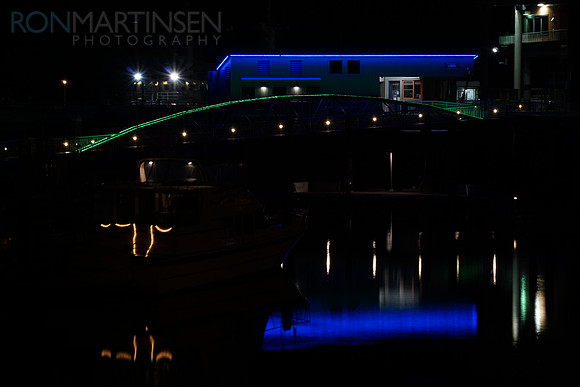 a6000City-488_ISO 100_4.0 sec at f - 22_E 16-70mm F4 ZA OSS at 70 mm