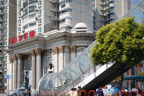 Shanghai Covered Escalator