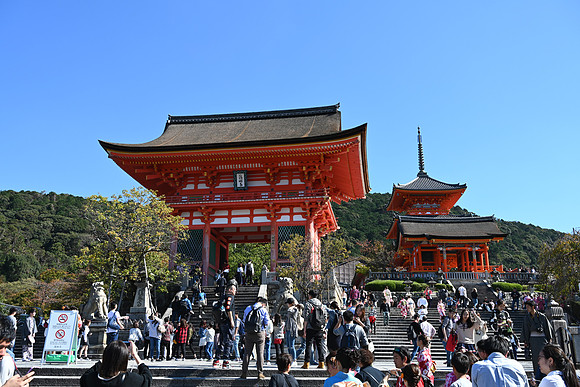 Japan Kyoto 2018-10 NIKON Z 7 NIKKOR Z 24-70mm f-4 S 34.5 mm 1-160 sec at f - 9.0 ISO 125_