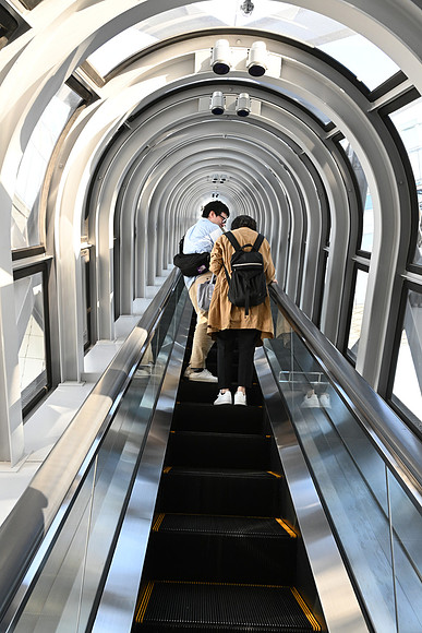 Japan Osaka 2018-62 NIKON Z 7 NIKKOR Z 24-70mm f-4 S 24 mm 1-100 sec at f - 10 ISO 1600_