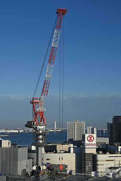 Japan Yokohama 2018-7 NIKON Z 7 NIKKOR Z 24-70mm f-4 S 58 mm 1-250 sec at f - 11 ISO 160_
