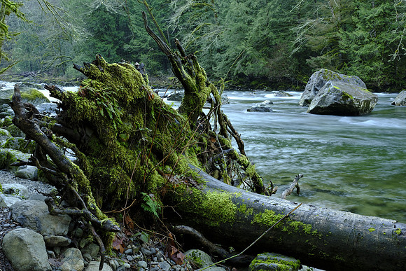 GFX50S Hike-61 GFX 50S GF32-64mmF4 R LM WR 48.2 mm 2.0 sec at f - 22 ISO 100_