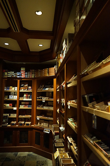 a7-358_ISO 6400_1-125 sec at f - 3.5_FE 28-70mm F3.5-5.6 OSS at 28 mm