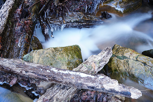 a6500 Snow-74 ILCE-6500 FE 24-70mm F2.8 GM 24 mm 4.0 sec at f - 5.6 ISO 400_