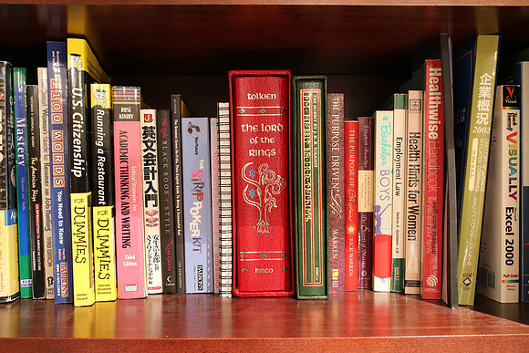 Sigma35Bookshelf-14_ISO 640_25.0 sec at f - 11_35mm at 35 mm