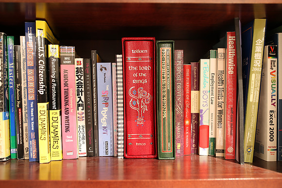Sigma35Bookshelf-4_ISO 100_10.0 sec at f - 2.8_35mm at 35 mm