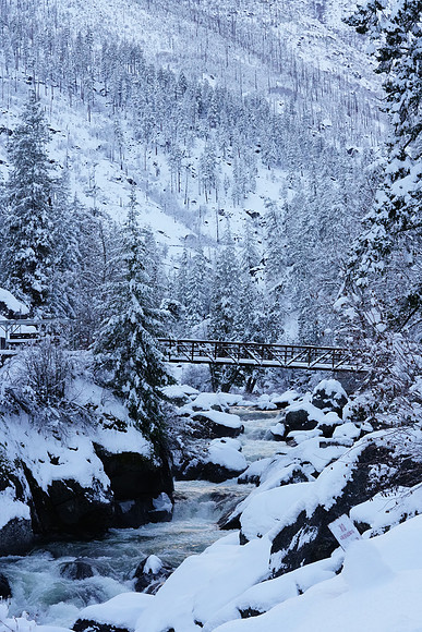 Leavenworth Dec 2017-132 ILCE-7RM3 FE 90mm F2.8 Macro G OSS 90 mm 1-200 sec at f - 22 ISO 4000_