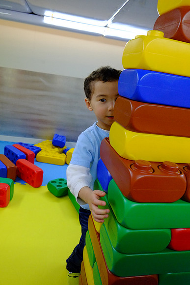Fuji XE-1-208_ISO 6400_1-500 sec at f - 4.0_XF18-55mmF2.8-4 R LM OIS at 18 mm
