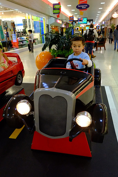 Fuji XE-1-133_ISO 6400_1-500 sec at f - 2.8_XF18-55mmF2.8-4 R LM OIS at 18 mm