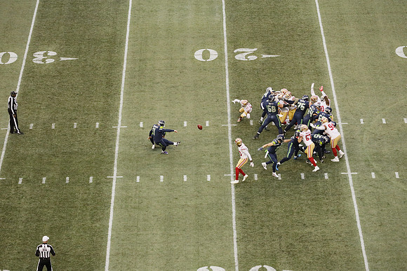 EOS R NFL-578 Canon EOS R EF70-200mm f-2.8L IS II USM 200 mm 1-2000 sec at f - 5.6 ISO 12800_