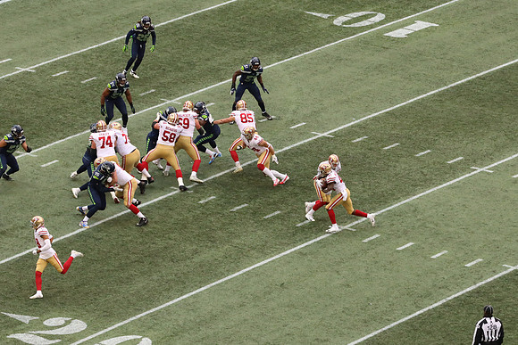 EOS R NFL-149 Canon EOS R EF70-200mm f-2.8L IS II USM 200 mm 1-2000 sec at f - 5.6 ISO 4000_