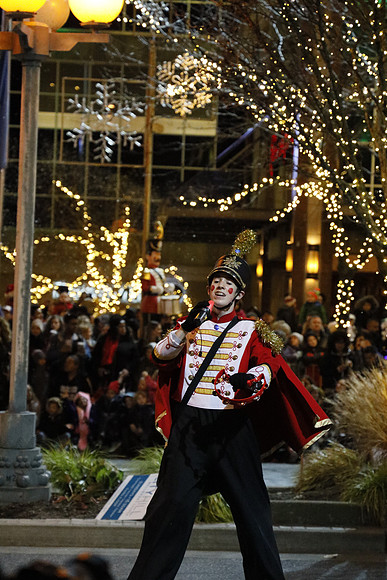 Snowflake Lane 2018-179 Canon EOS R RF24-105mm F4 L IS USM 105 mm 1-500 sec at f - 5.0 ISO 20000_
