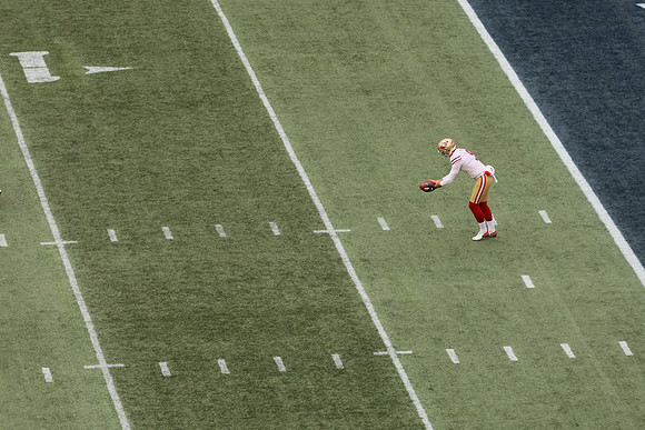 EOS R NFL-44 Canon EOS R EF70-200mm f-2.8L IS II USM 200 mm 1-1000 sec at f - 4.0 ISO 1000_