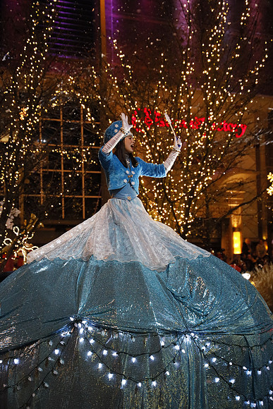 Snowflake Lane 2018-121 Canon EOS R RF24-105mm F4 L IS USM 79 mm 1-500 sec at f - 5.0 ISO 10000_