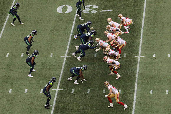 EOS R NFL-202 Canon EOS R EF70-200mm f-2.8L IS II USM 200 mm 1-2000 sec at f - 5.6 ISO 4000_