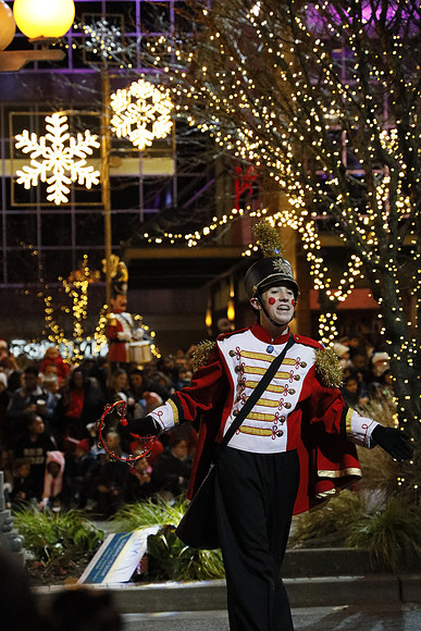 Snowflake Lane 2018-91 Canon EOS R RF24-105mm F4 L IS USM 99 mm 1-500 sec at f - 5.0 ISO 20000_