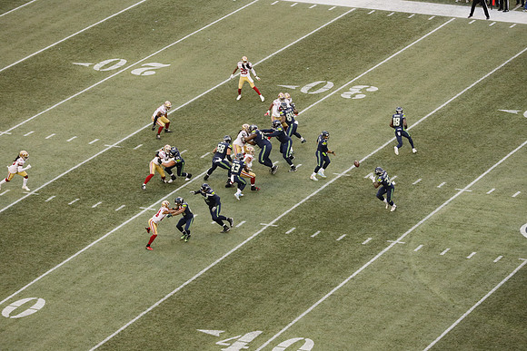 EOS R NFL-517 Canon EOS R EF70-200mm f-2.8L IS II USM 200 mm 1-2000 sec at f - 5.6 ISO 10000_