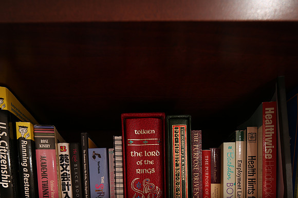 TS_Bookshelf-7_ISO 100_25.0 sec at f - 8.0_TS-E24mm f-3.5L II at 24 mm