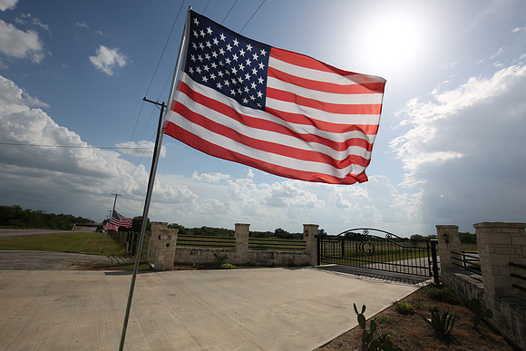 Texas2014-422_ISO 100_1-400 sec at f - 11_EF16-35mm f-4L IS USM at 16 mm