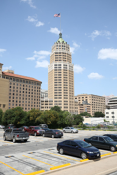 San Antonio-313_ISO 100_1-200 sec at f - 8.0_EF16-35mm f-4L IS USM at 35 mm