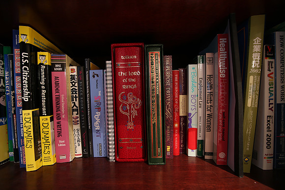 16-35m Bkshelf-13_ISO 100_8.0 sec at f - 5.6_EF16-35mm f-2.8L II USM at 16 mm
