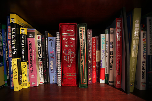 16-35m Bkshelf-9_ISO 100_2.5 sec at f - 2.8_EF16-35mm f-2.8L II USM at 16 mm