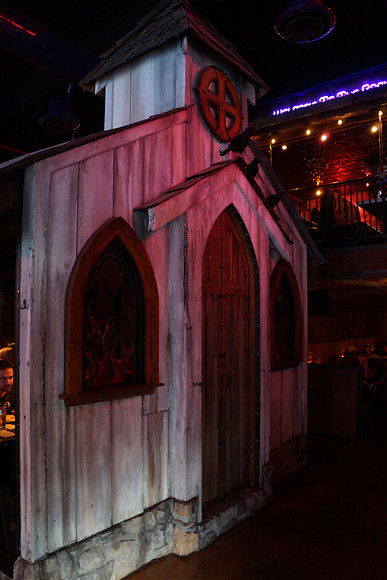 Sony NEX-7 Test-172_ISO 1600_27 mm_1-50 sec at f - 3.5_-1EV