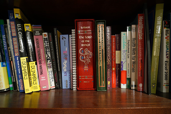 A7R2 Bookshelf-7_ISO 100_25.0 sec at f - 11_FE 24-70mm F4 ZA OSS at 24 mm