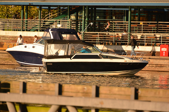 Nikon D5200-216_ISO 1400_1-4000 sec at f - 6.3_28.0-300.0 mm f-3.5-5.6 at 300 mm