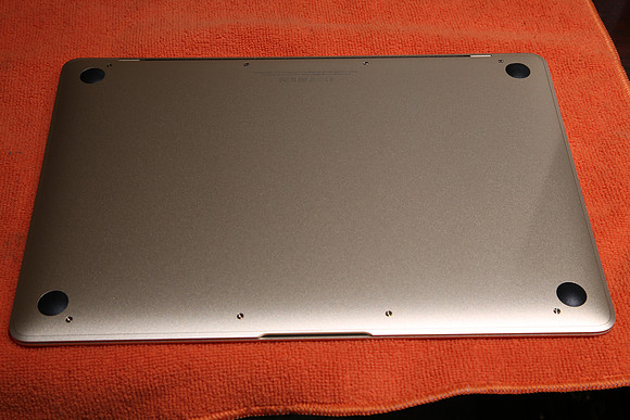 Bottom has no signs of wear