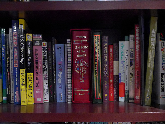 LF1 Books-14_ISO 3200_1-10 sec at f - 4.0_ at 9.5 mm