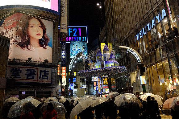 AsiaSnapshots-183_NR-2_ISO 1000_1-400 sec at f - 2.2_ at 7.6 mm