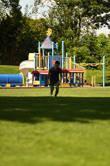 D5Park-892_ISO 100_1-1000 sec at f - 2.8_70.0-200.0 mm f-2.8 at 200 mm