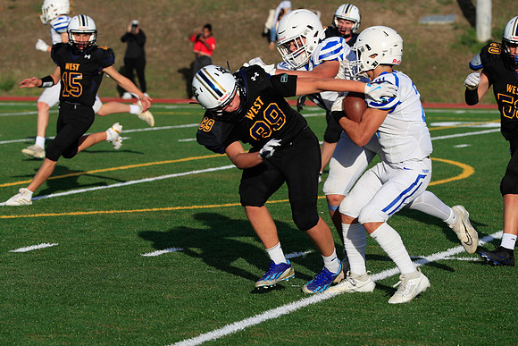 vs West Seattle-642 [1-1000 sec at f - 7.1 200 mm Canon Canon EOS-1D X Mark II EF70-200mm f-2.8L IS II USM]