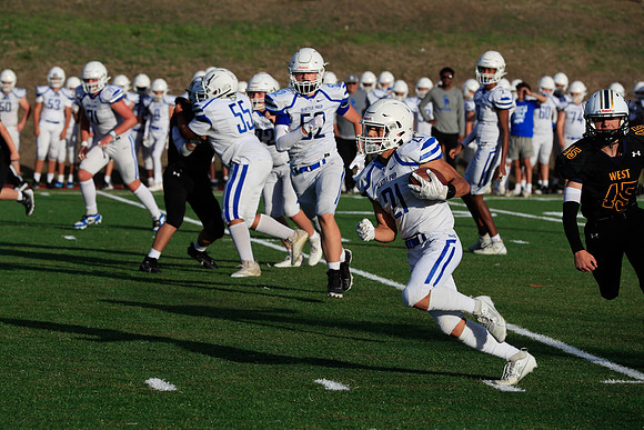 vs West Seattle-632 [1-1000 sec at f - 7.1 200 mm Canon Canon EOS-1D X Mark II EF70-200mm f-2.8L IS II USM]