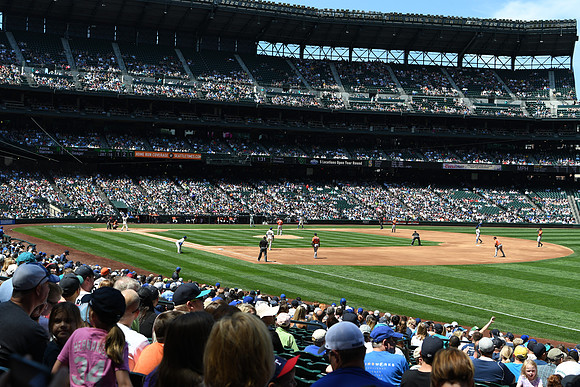 Mariners vs Astros 2016-1 NIKON D500 24.0-70.0 mm f-2.8 31 mm 1-800 sec at f - 4.0 ISO 100_