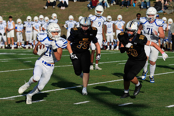 vs West Seattle-162 [1-1000 sec at f - 7.1 165 mm Canon Canon EOS-1D X Mark II EF70-200mm f-2.8L IS II USM]