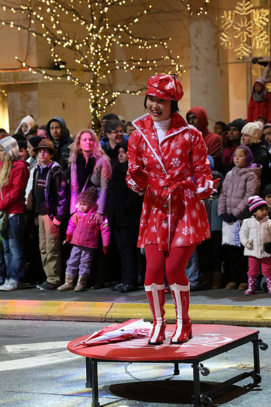 7DM2_Snowflake_Lane-409_ISO 6400_1-250 sec at f - 4.0_EF24-70mm f-2.8L II USM at 70 mm