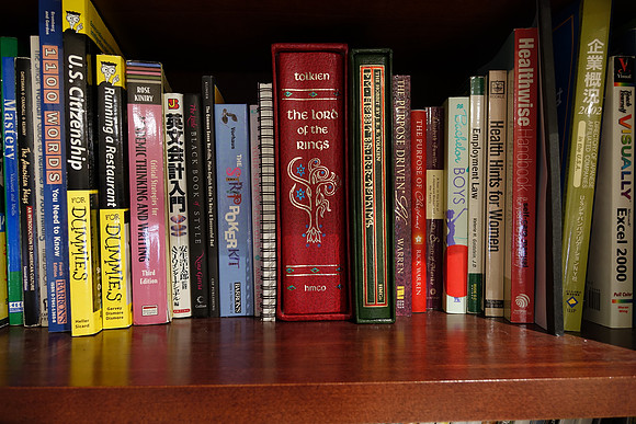 RX10Bookshelf-2_ISO 125_2.5 sec at f - 2.8_8.8-73.3 mm f-2.8 at 8.8 mm