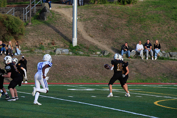 vs West Seattle-1020 [1-640 sec at f - 6.3 200 mm Canon Canon EOS-1D X Mark II EF70-200mm f-2.8L IS II USM]