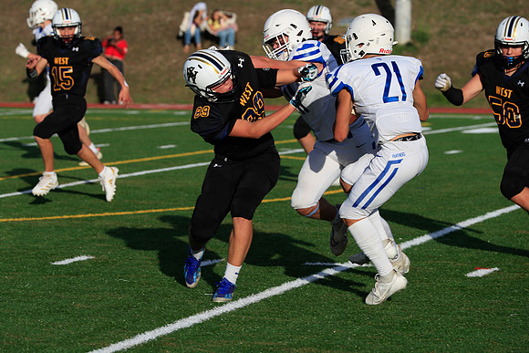 vs West Seattle-640 [1-1000 sec at f - 7.1 200 mm Canon Canon EOS-1D X Mark II EF70-200mm f-2.8L IS II USM]