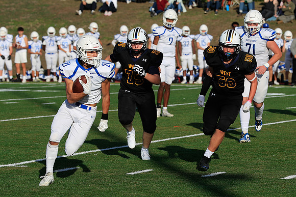 vs West Seattle-164 [1-1000 sec at f - 7.1 165 mm Canon Canon EOS-1D X Mark II EF70-200mm f-2.8L IS II USM]