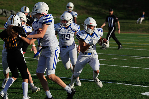 vs West Seattle-572 [1-1000 sec at f - 7.1 200 mm Canon Canon EOS-1D X Mark II EF70-200mm f-2.8L IS II USM]