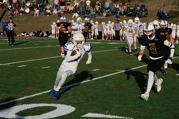 vs West Seattle-822 [1-1000 sec at f - 8.0 123 mm Canon Canon EOS-1D X Mark II EF70-200mm f-2.8L IS II USM]