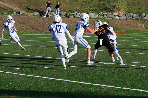 vs West Seattle-552 [1-1000 sec at f - 7.1 105 mm Canon Canon EOS-1D X Mark II EF70-200mm f-2.8L IS II USM]