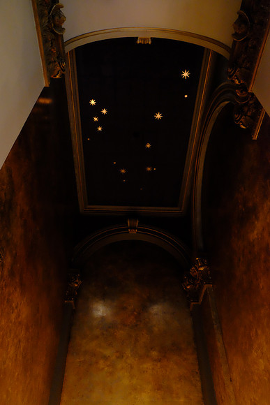 XE2NR-2-68_ISO 6400_1-10 sec at f - 3.2_XF18-55mmF2.8-4 R LM OIS at 18 mm
