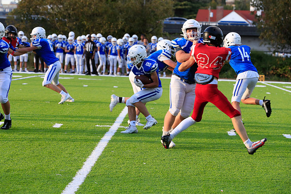 Seattle Prep vs Ballard-1894 [1-800 sec at f - 7.1 142 mm Canon Canon EOS-1D X Mark II EF70-200mm f-2.8L IS II USM]